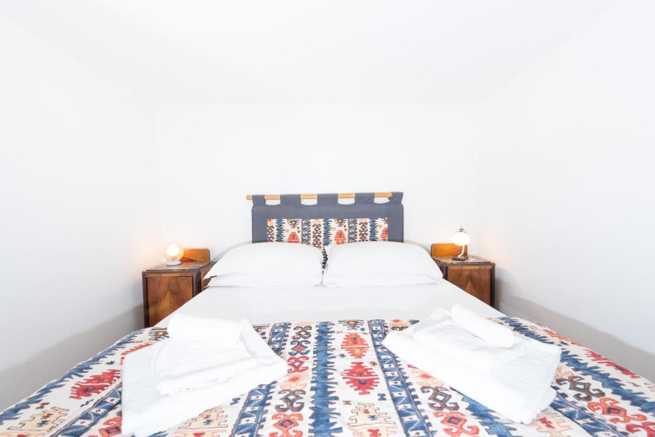 Stunning Campo De Fiori Apartment With Terrace Рим Экстерьер фото